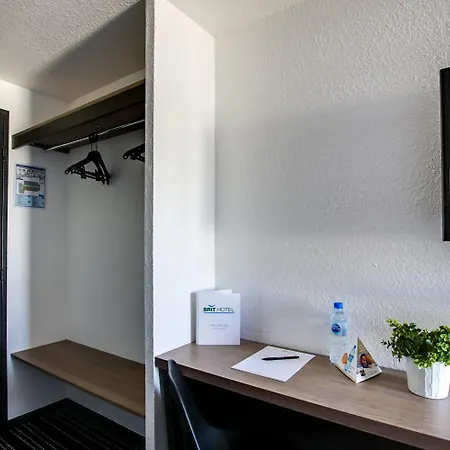 Brit La Neuvillette Hotel 3*