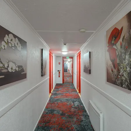 Brit La Neuvillette Hotel