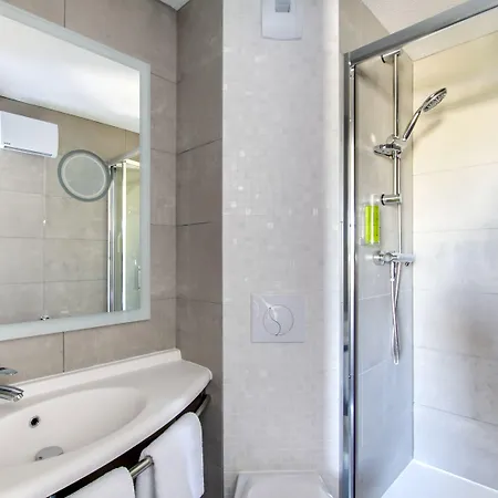 Brit La Neuvillette Hotel