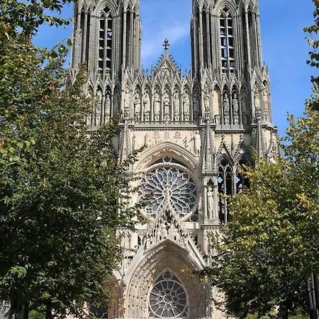 Brit La Neuvillette Hotel Reims