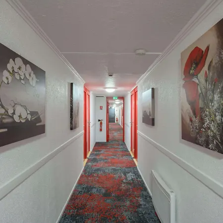 Brit La Neuvillette Hotel