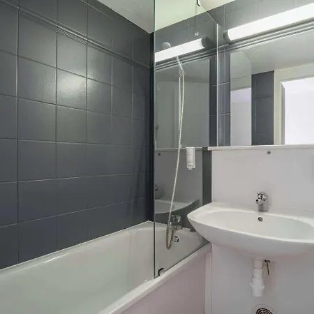 Brit Hotel Reims La Neuvillette 3* Reims