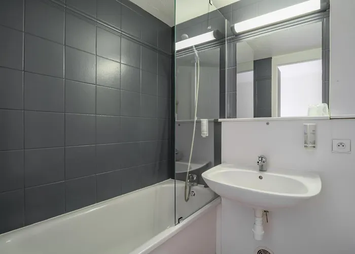 Brit Hotel Reims La Neuvillette Reims