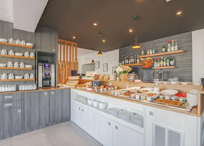 Brit Hotel Reims La Neuvillette 3*